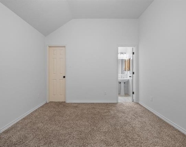1324 Winnipeg Drive - Photo Thumbnail 24