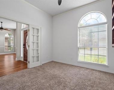 1324 Winnipeg Drive - Photo Thumbnail 11