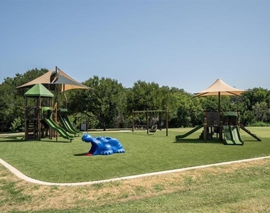 1324 Winnipeg Drive - Photo Thumbnail 32