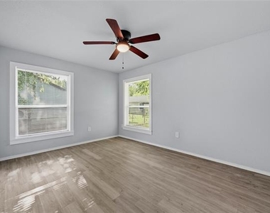 718 W Belden Street - Photo Thumbnail 17