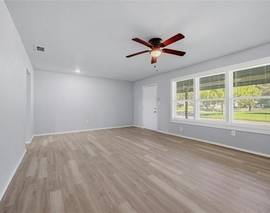 718 W Belden Street - Photo Thumbnail 6