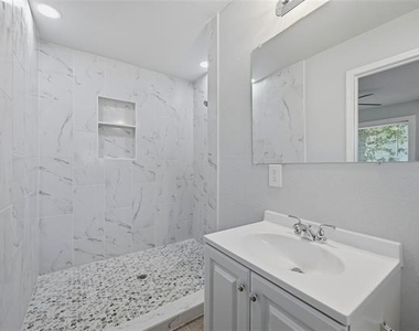 718 W Belden Street - Photo Thumbnail 20