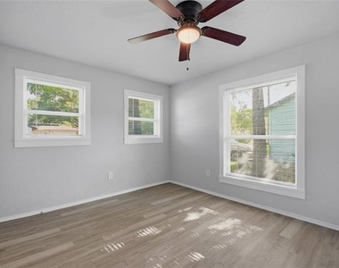 718 W Belden Street - Photo Thumbnail 18
