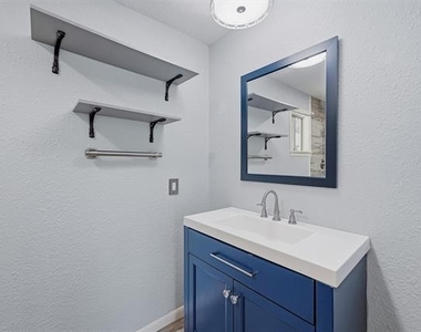 101 Lakewood Lane - Photo Thumbnail 15