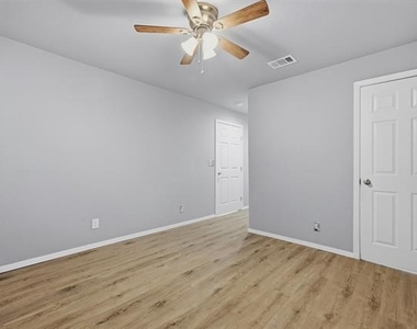 101 Lakewood Lane - Photo Thumbnail 18