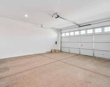 12617 W Kaler Drive - Photo Thumbnail 20
