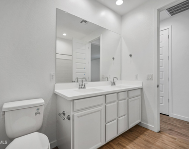 12617 W Kaler Drive - Photo Thumbnail 22