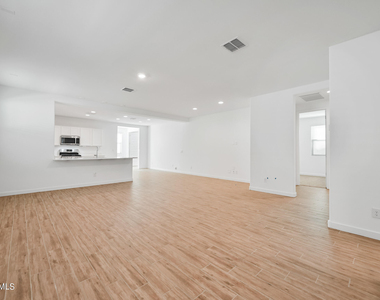 12617 W Kaler Drive - Photo Thumbnail 1