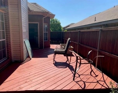 8209 Bells Street - Photo Thumbnail 17
