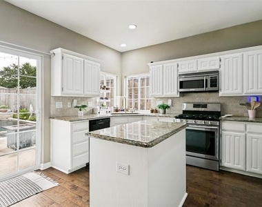 6916 Amethyst Lane - Photo Thumbnail 3