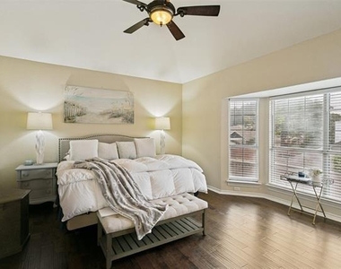 6916 Amethyst Lane - Photo Thumbnail 8