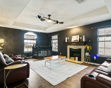 6916 Amethyst Lane - Photo Thumbnail 7