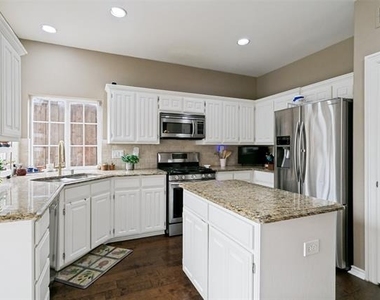 6916 Amethyst Lane - Photo Thumbnail 4