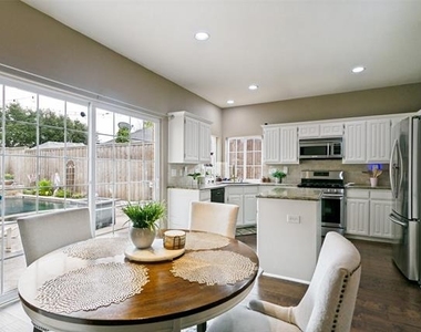 6916 Amethyst Lane - Photo Thumbnail 5