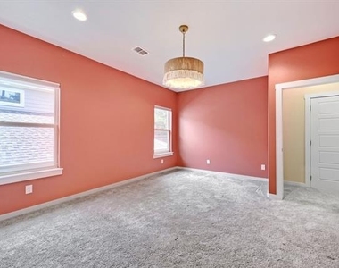 1806 Tucker Street - Photo Thumbnail 20