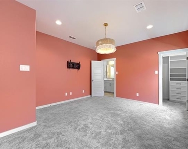 1806 Tucker Street - Photo Thumbnail 21