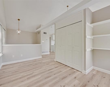 1803 Old Oak - Photo Thumbnail 6