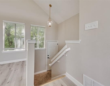 1803 Old Oak - Photo Thumbnail 3
