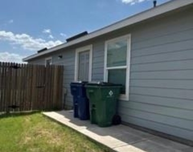 2402 Hesperus Avenue - Photo Thumbnail 5