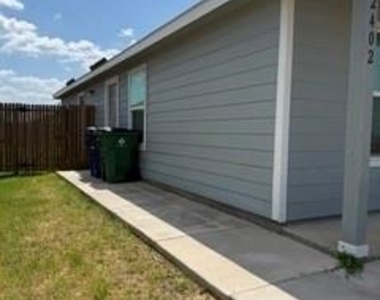 2402 Hesperus Avenue - Photo Thumbnail 4
