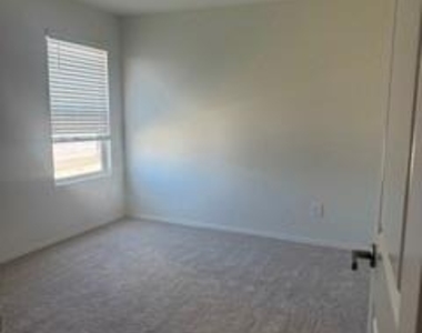 2402 Hesperus Avenue - Photo Thumbnail 7
