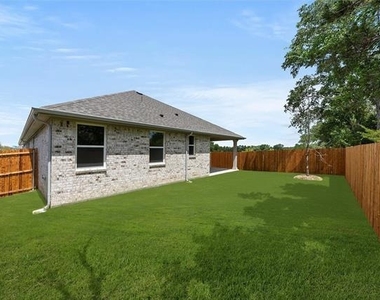 2121 Williams Road - Photo Thumbnail 13