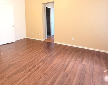 9205 W Villa Rita Drive - Photo Thumbnail 15