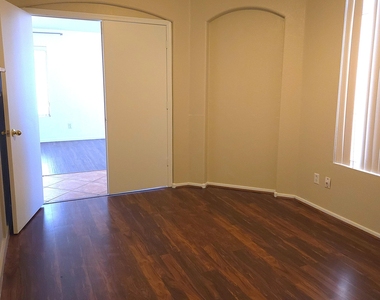 9205 W Villa Rita Drive - Photo Thumbnail 8
