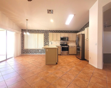 9205 W Villa Rita Drive - Photo Thumbnail 7
