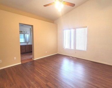 9205 W Villa Rita Drive - Photo Thumbnail 14
