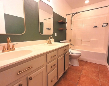 9205 W Villa Rita Drive - Photo Thumbnail 12