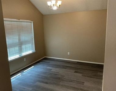 1001 Stockton Drive - Photo Thumbnail 29