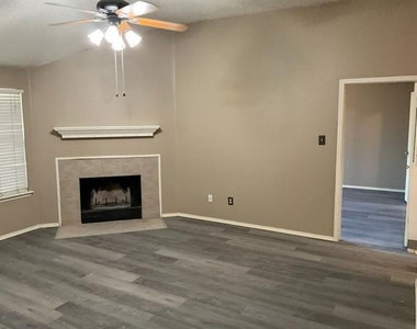 1001 Stockton Drive - Photo Thumbnail 5