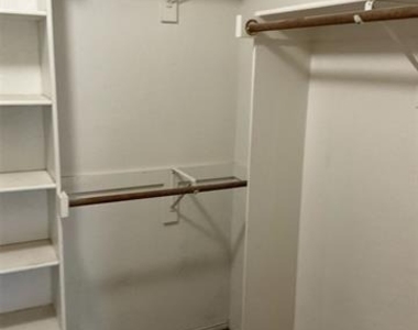1001 Stockton Drive - Photo Thumbnail 18