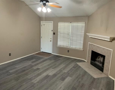 1001 Stockton Drive - Photo Thumbnail 4