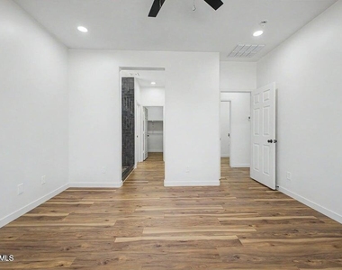39606 N Prairie Lane - Photo Thumbnail 18