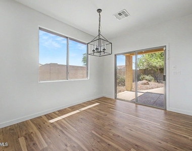 39606 N Prairie Lane - Photo Thumbnail 15