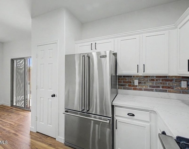 39606 N Prairie Lane - Photo Thumbnail 9