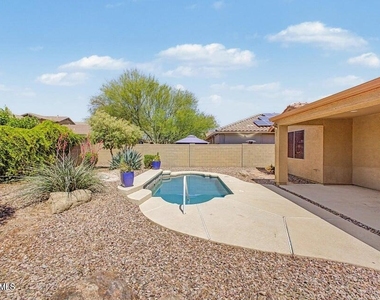 39606 N Prairie Lane - Photo Thumbnail 26