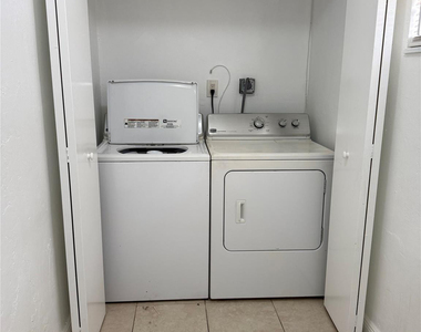 1139 Nw 9th Avenue - Photo Thumbnail 11