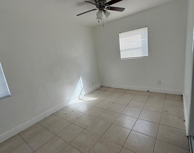 1139 Nw 9th Avenue - Photo Thumbnail 13