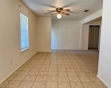3820 Sagebrush Road - Photo Thumbnail 3