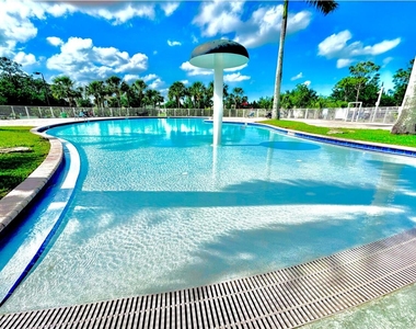 9558 Sea Spray Drive - Photo Thumbnail 7