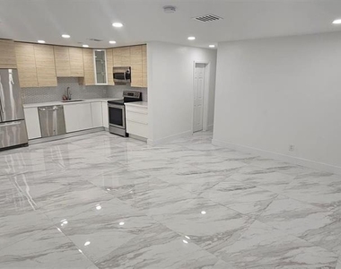 4337 Sw 49th Street - Photo Thumbnail 3