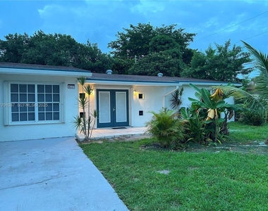4337 Sw 49th Street - Photo Thumbnail 1