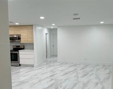 4337 Sw 49th Street - Photo Thumbnail 10