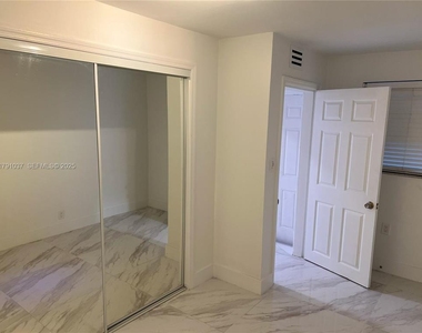4337 Sw 49th Street - Photo Thumbnail 12