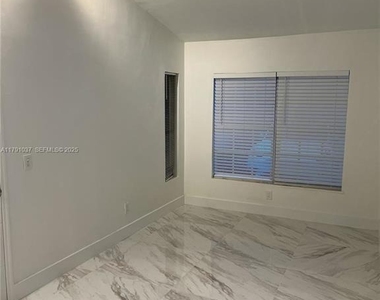 4337 Sw 49th Street - Photo Thumbnail 9