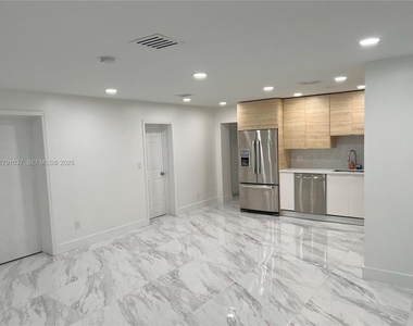 4337 Sw 49th Street - Photo Thumbnail 2