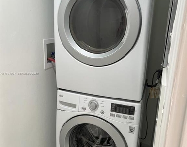 4337 Sw 49th Street - Photo Thumbnail 4